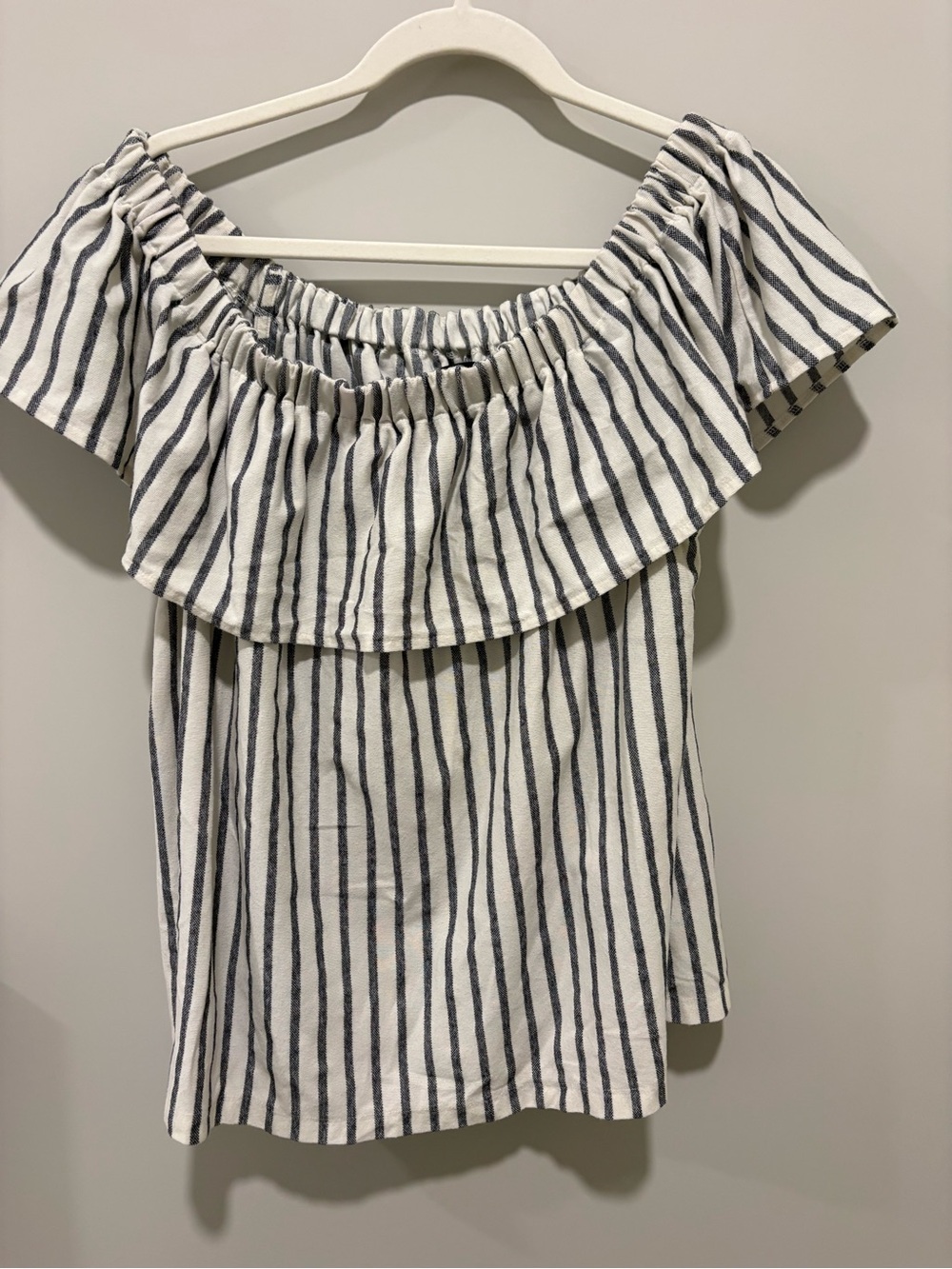 Banana Republic White & Navy Striped Off-Shoulder Ruffle Tunic